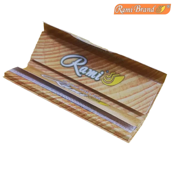 Papel de fumar marrón King Size + Tips. RAMI